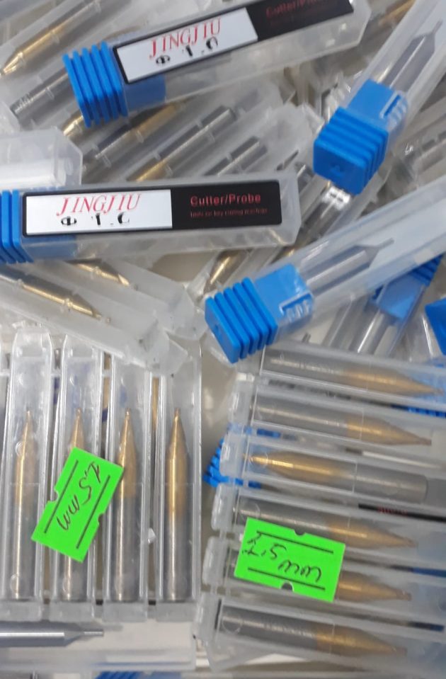 HSS TİTANİUM FREZE KESİCİ UÇLAR 1MM-1.5 MM 2MM-2.5MM VE TAKİPÇİLERİ